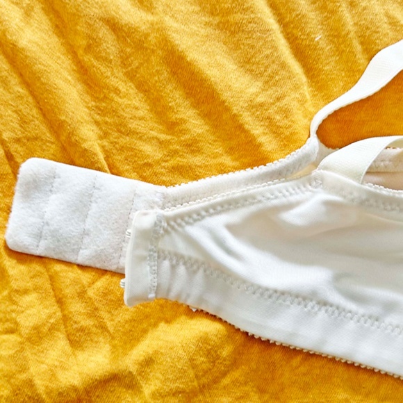 WONDERBRA FULL SUPPORT, NATURAL COLOUR, SIZE 40C, SOFT CUP, COMFORT CUSHION STRA - Picture 6 of 12